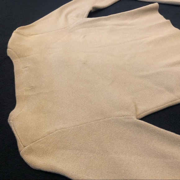 Cropped  sweater (Small) - Picture 5 of 6